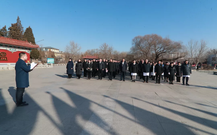 月博集团党委 温泉集团党委联合举办“迁新址启征程”主题党日活动